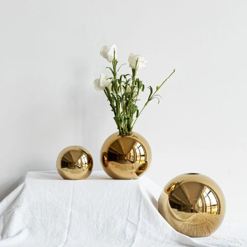 Gold Plated Ceramic Spherical Vase for Tabletop Flower Display