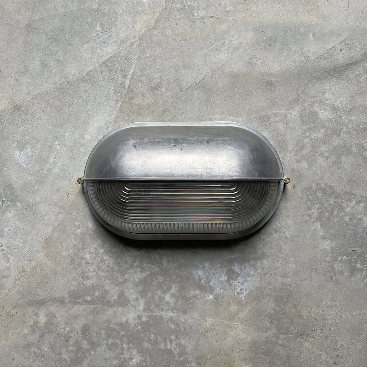 Cast aluminium bulkhead outdoor wall lamp close detail view 62