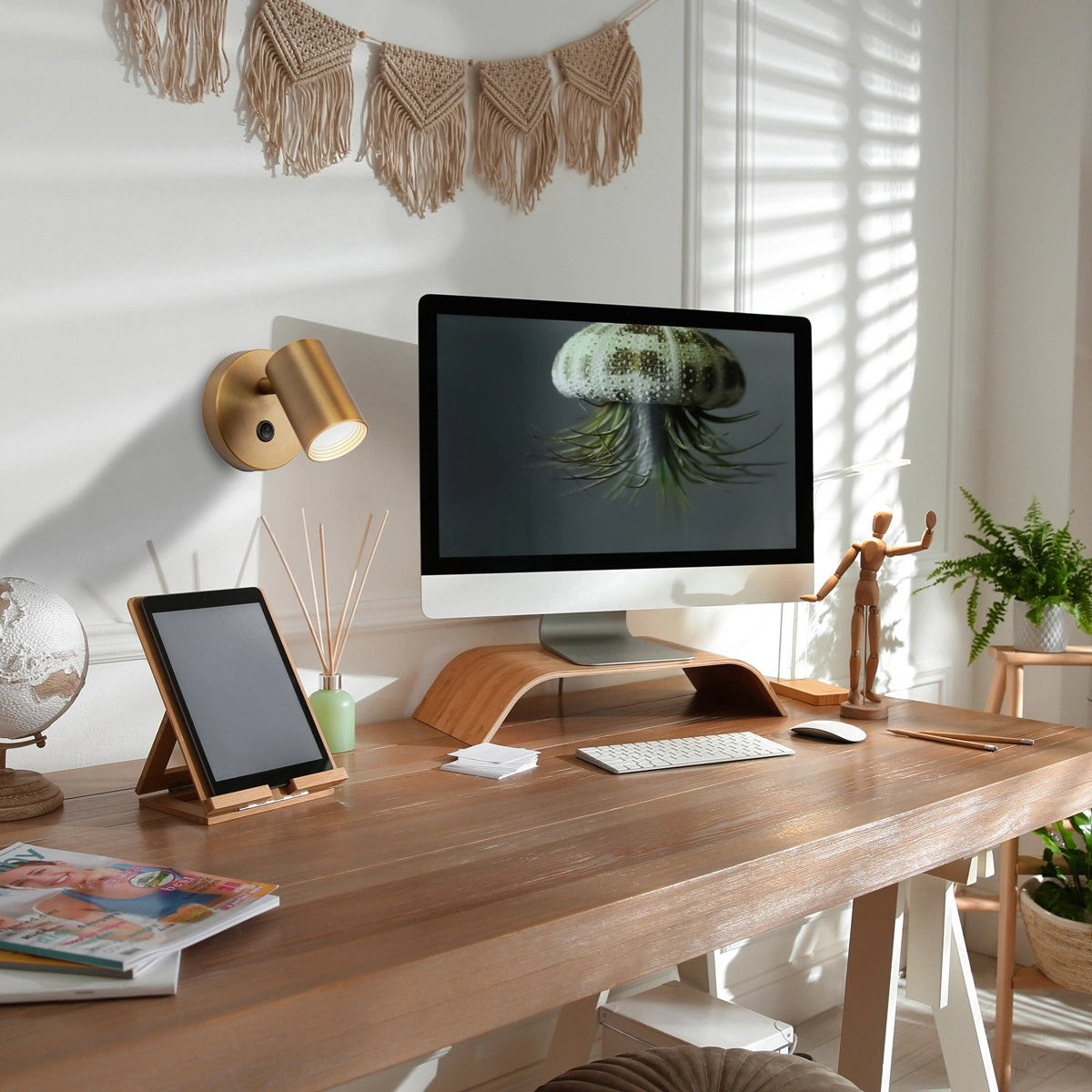 Kepler LED Wall Reading Light with USB Charging Port