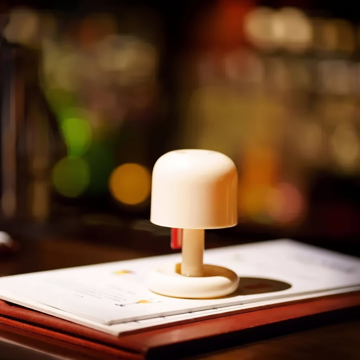Mini Rechargeable LED Lamp - bar ambiance lifestyle
