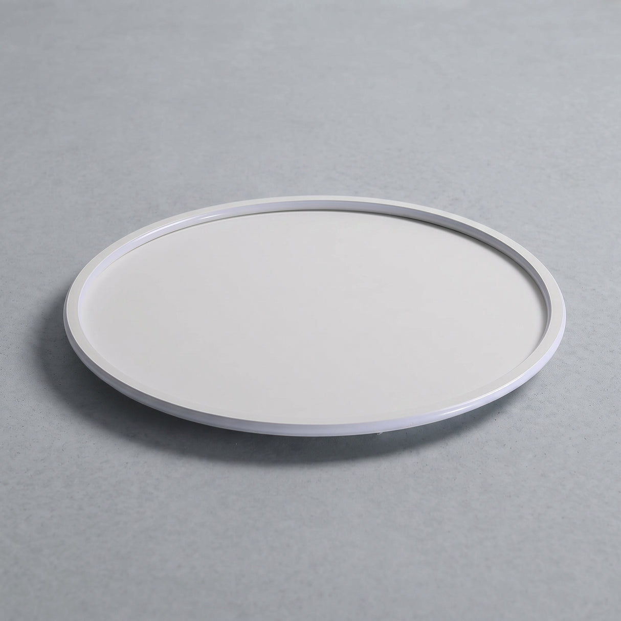 Ultra thin round LED ceiling light in white