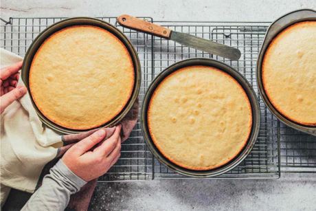 Non stick cake tin and baking pans tools designed for easy baking and perfect cake preparation.