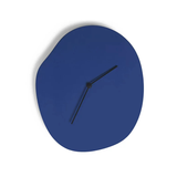 12 hour analog clock traditional numbered dial display