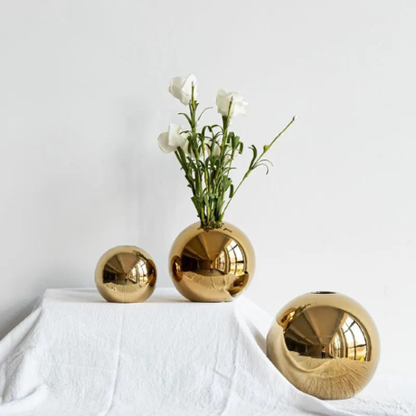 Gold Plated Ceramic Spherical Vase for Tabletop Flower Display