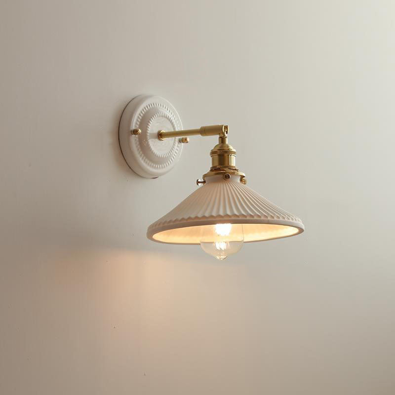 Traditional Vintage Round Wall Sconce Lamp Ceramic Brass 1-Light