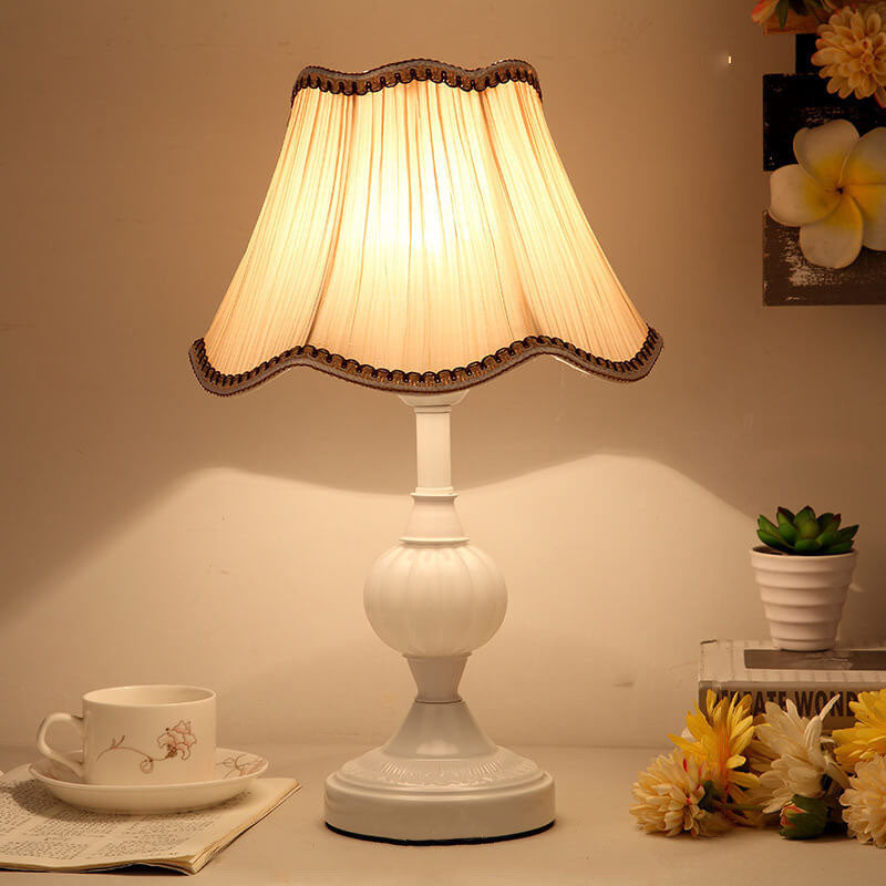 Nordic Vintage Floral Glass Fabric Table Lamp 1-Light