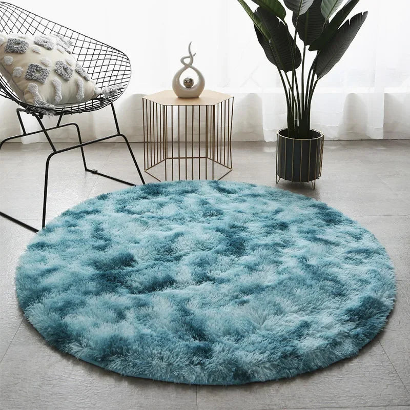 Round area rug with ultra-soft fluffy pile