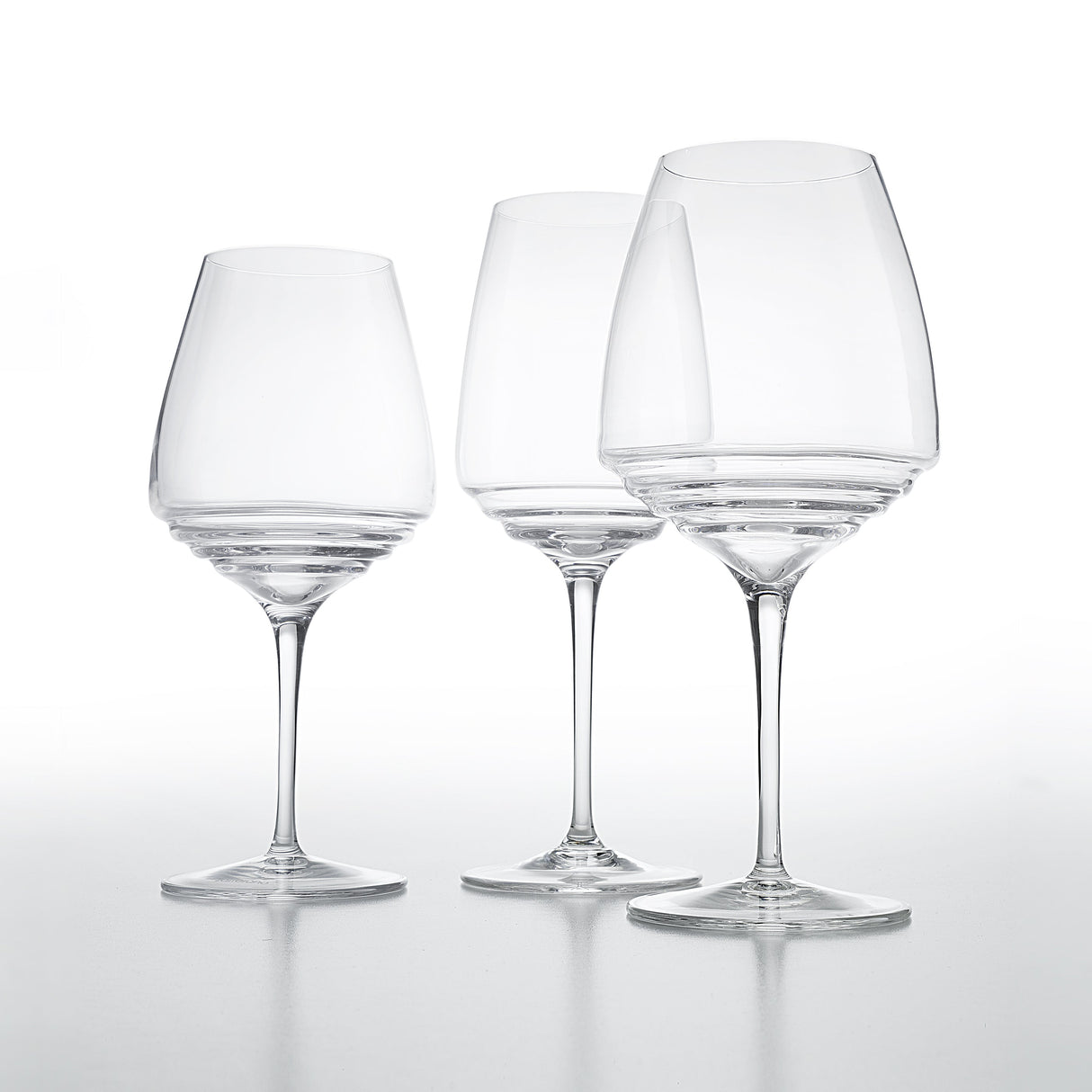 Dishwasher safe wine glasses with rippled aerating base
