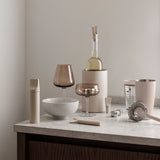 Lightweight wine glass with polished rim and clear stem